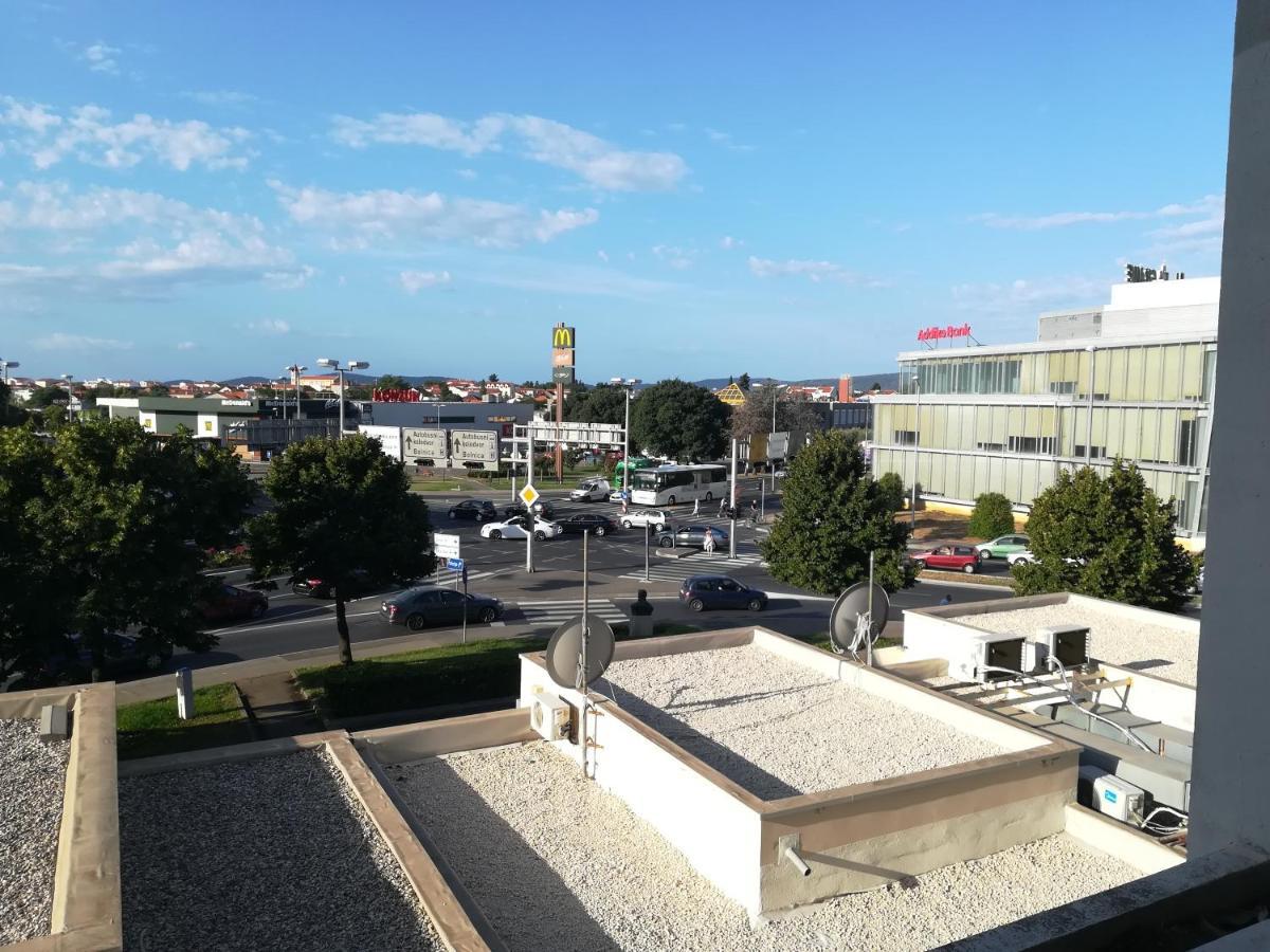 Ryanair'S Urban Flat In Zadar-Kolovare Beach Bagian luar foto
